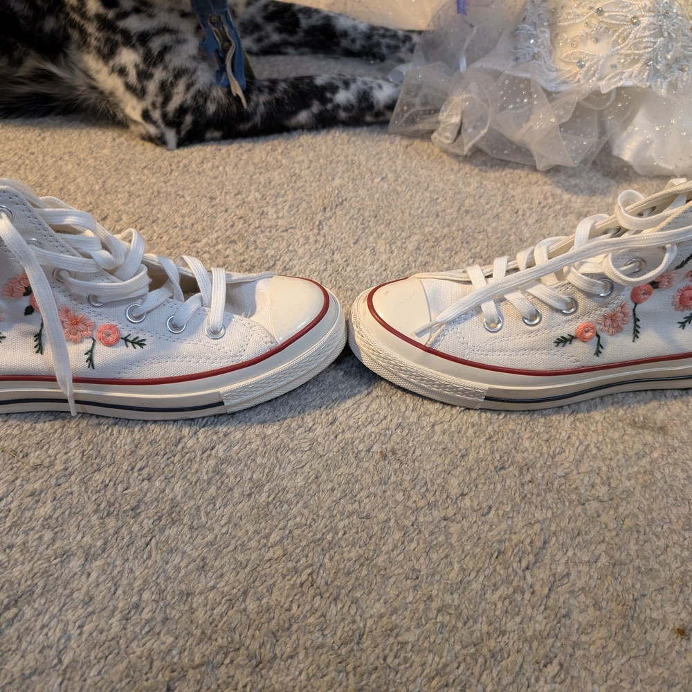 White Floral High-Top Sneakers - Picture 3 of 5